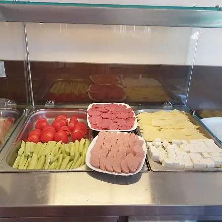 アパートホテル Vechna R 3*